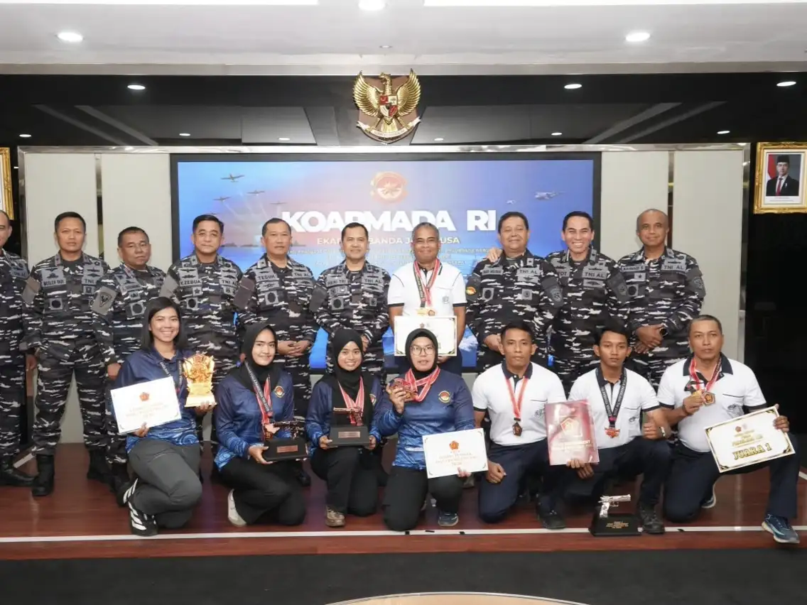 Wadan Kodaeral IX Raih Juara I Menembak Pistol Duel Falling Plate Optik Perseorangan TNI/Polri Piala Panglima TNI 2026